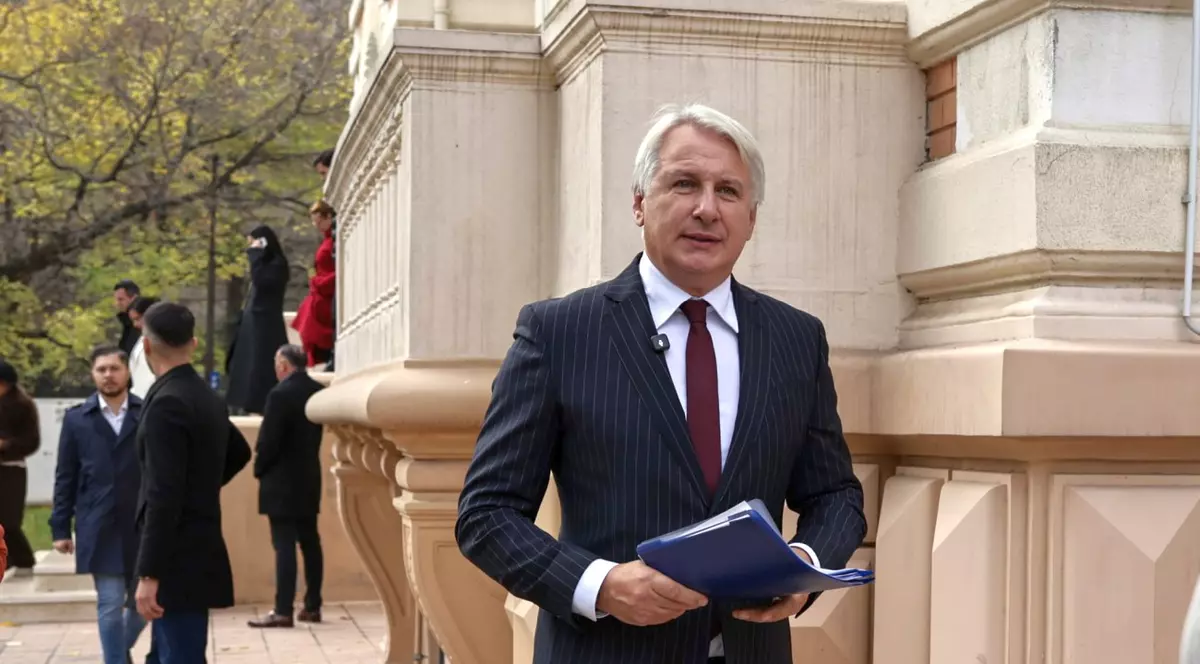 Eugen Teodorovici și-a depus pe 16 noiembrie dosarul de candidatură pentru funcția de primar general al Capitalei