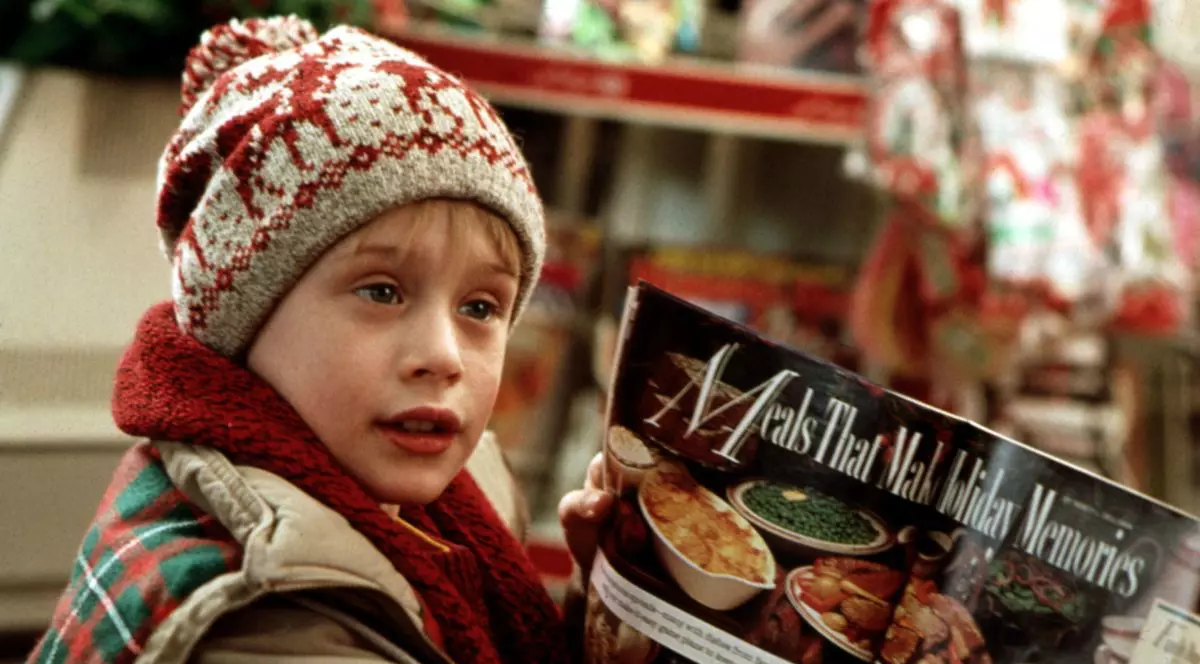 Macaulay Culkin Home Alone (1990) *Filmstill - Editorial Use Only* CAP/RFS Image supplied by Capital Pictures