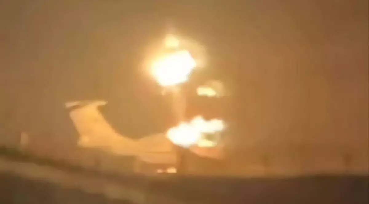 Incendiu la Uzina de Reparare a Aeronavelor Beriev din Taganrog, după atacul ucrainean Foto: Profimedia