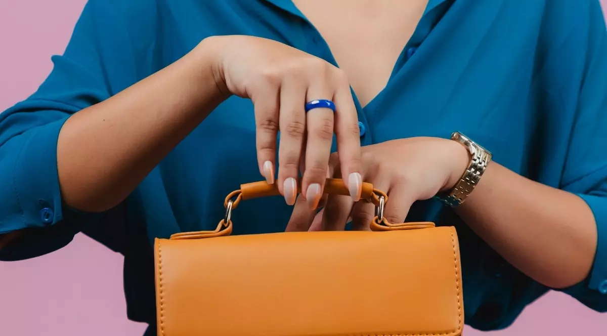 Energia pietrelor semiprețioase: cum alegi brățări care te reprezintă?