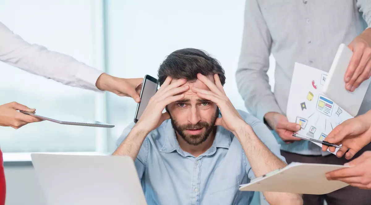 Te simți obosit la 40 de ani? Află dacă este stresul sau un semn timpuriu al unei afecțiuni neurologice