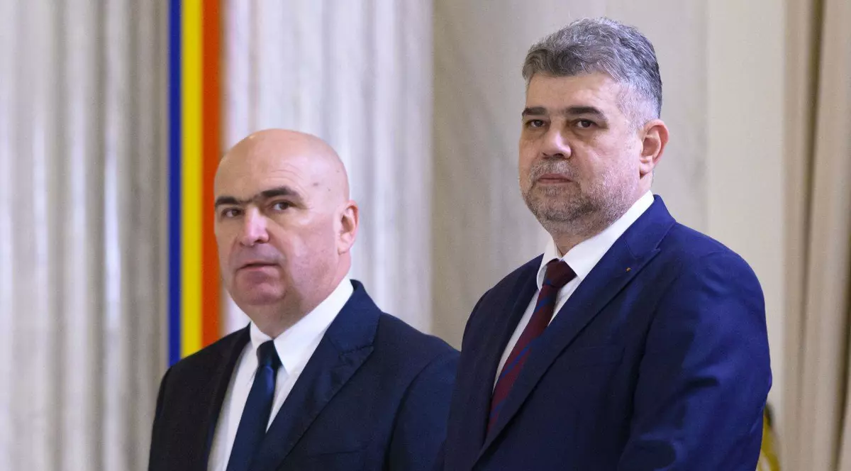 Marcel Ciolacu (dreapta), pe vremea când era premier, alături de Ilie Bolojan