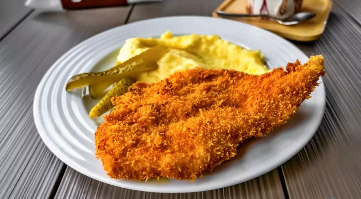 O greșeală frecventă face ca șnițele să iasă tari.