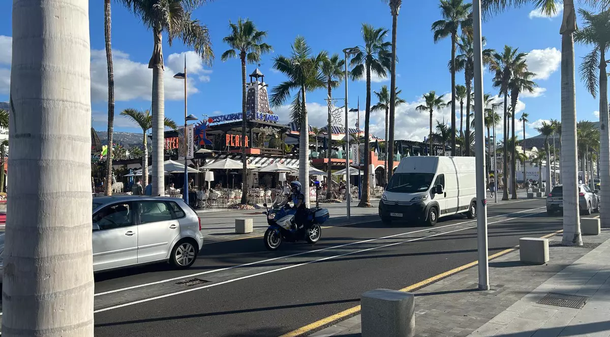 De ce aleg românii să se mute în Tenerife. Cât se câștigă, cât sunt chiriile și cât costă apartamentele: „E ca un concediu de 365 de zile”