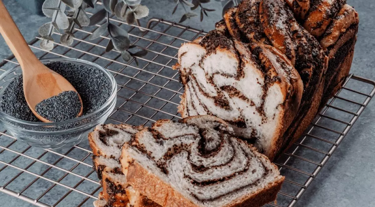 Cozonac cu mac - rețete de cozonac pufos