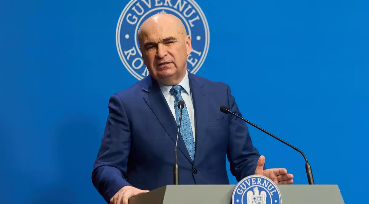 Premierul Ilie Bolojan, în timpul unei conferințe de presă la Palatul Victoria