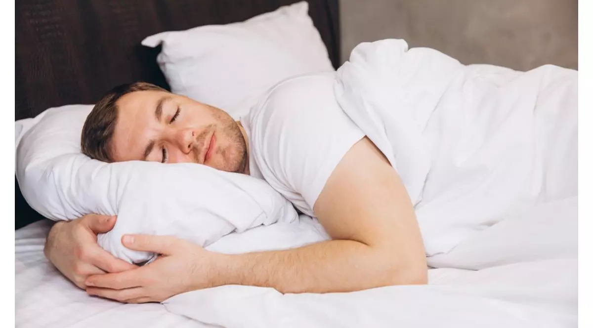 Cele mai bune 5 materiale pentru pijamale pentru o noapte de somn de calitate