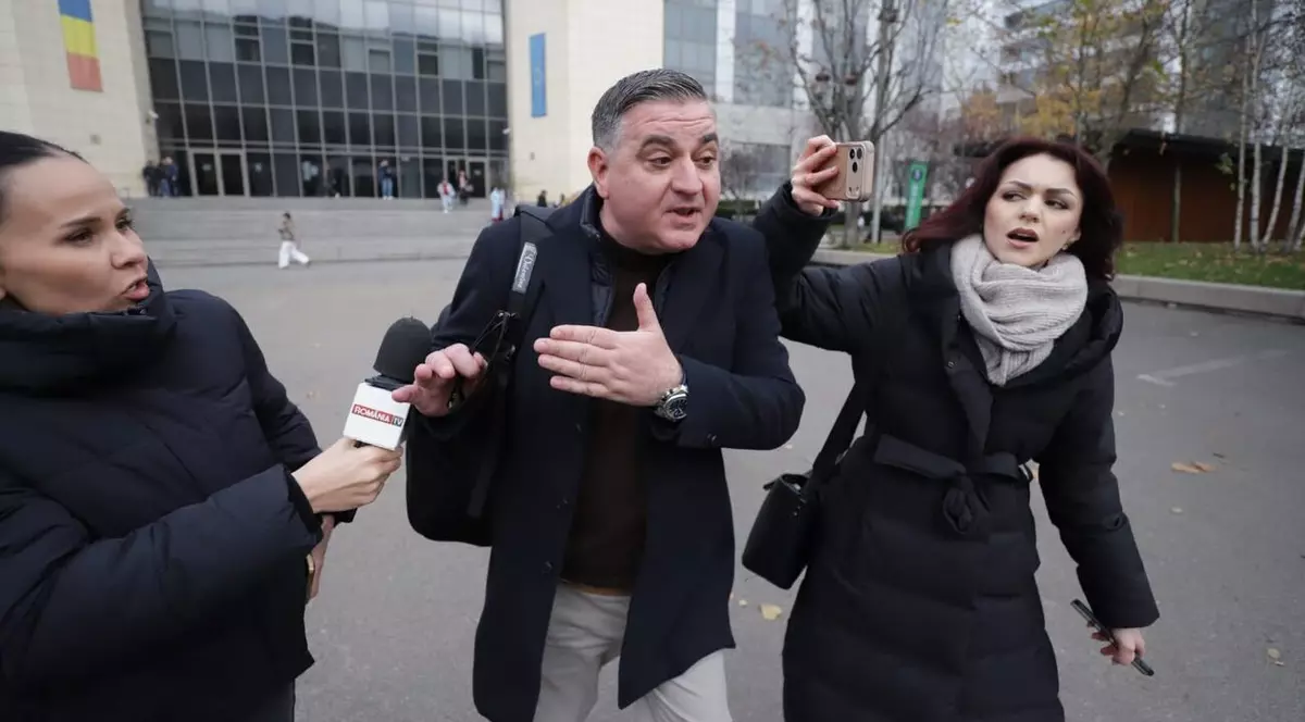 Marius Isăilă a refuzat să răspundă întrebărilor presei.