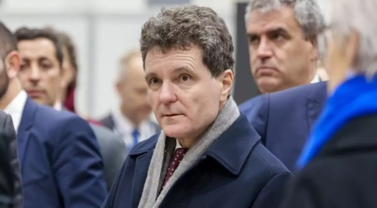 Nicușor Dan, în timpul unei întâlniri la Palatul Cotroceni, fotografia este făcută afară, iar președintele este îmbrăcat gros