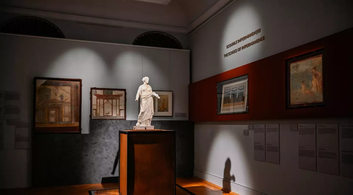 Artefacte din Pompeii expuse la Timișoara: fragmente originale aduse din Italia