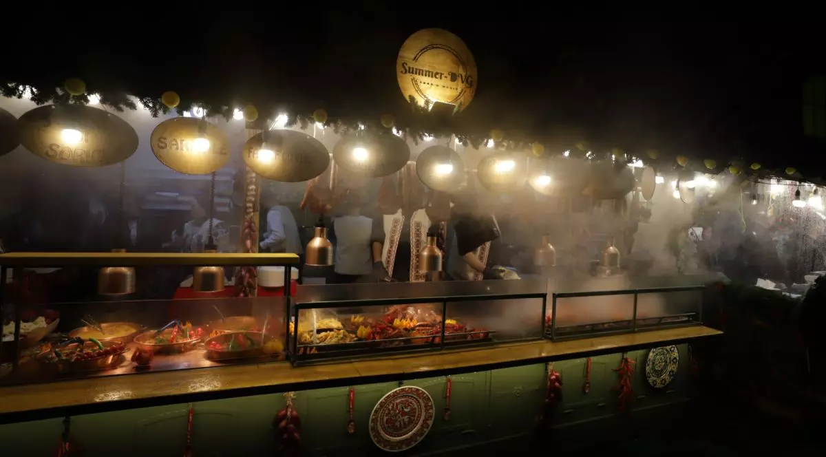 Targul de Craciun din Piata Constitutiei Bucuresti, mancara, gastronomie