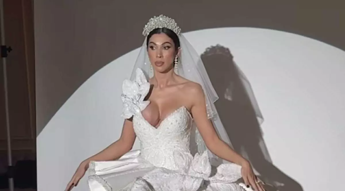 Imagini neașteptate cu Raluca Pastramă îmbrăcată în rochie de mireasă. Apariția ei nouă a creat controverse