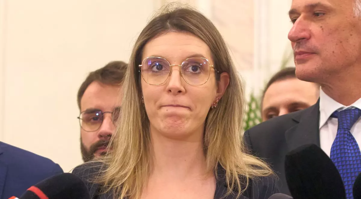 Replica Dianei Buzoianu, dup&#259; ce ESZ Prahova a dezv&#259;luit &icirc;n Libertatea c&#259; ministrul Mediului a cerut s&#259; se dea ap&#259; menajer&#259; oamenilor, iar DSP s-a opus