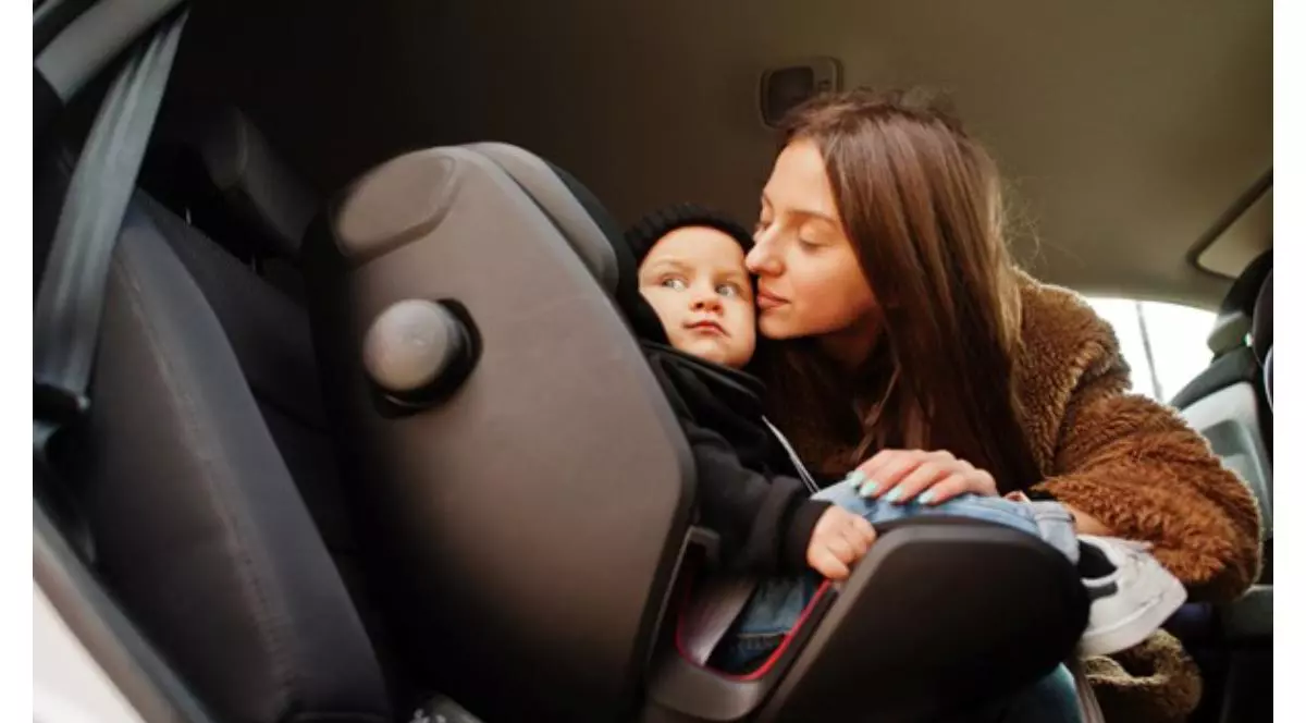 Scaun auto Joie: Top 3 modele esențiale pentru părinți!