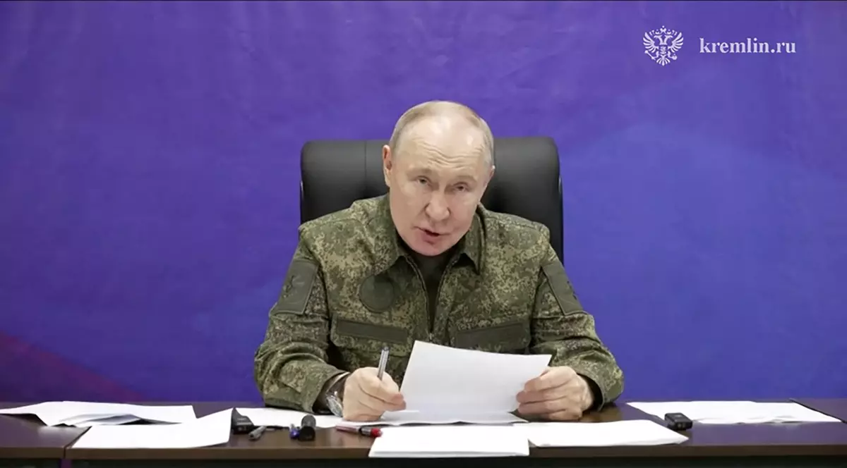 Vladimir Putin este filmat în ținută militară înainte de vizita lui Steve Witkoff Foto: Profimedia