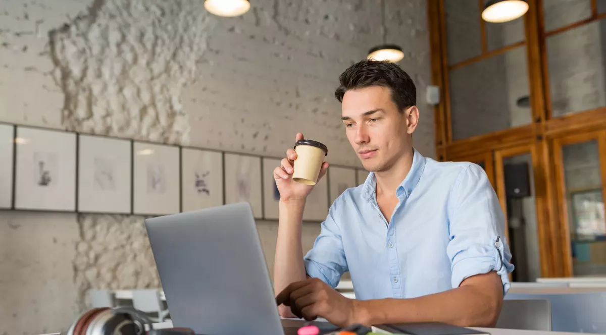 Curajul de a porni pe cont propriu: Ghid pentru cei care vor să schimbe prefixul carierei în 2026