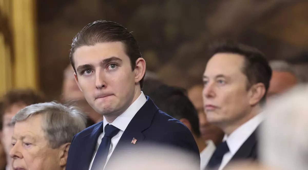 Fiul de 19 ani al lui Donald Trump are o iubită din Rusia, care îi spune „sweetheart”: „Este bătută rău!”