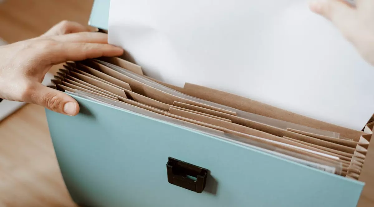 Birocrația care te protejează: de ce evidența strictă a muncii este vitală în relația angajat-angajator