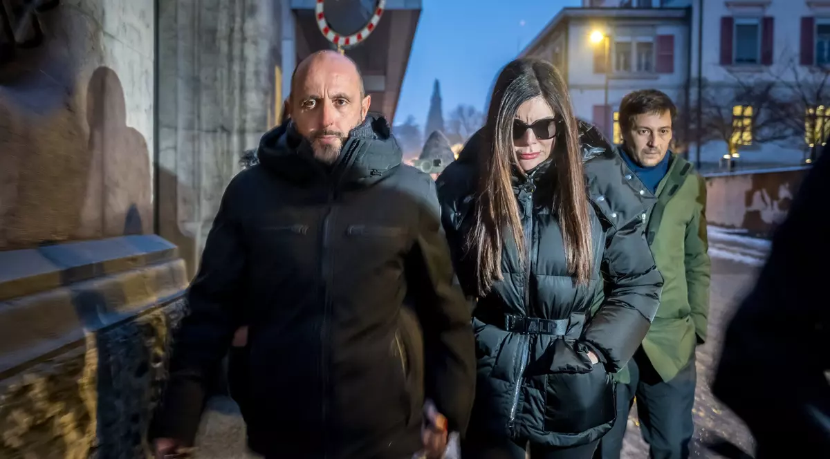 Patronii clubului din Elveția în care au ars 40 de tineri au vrut să fugă din țară cu un avion privat. Soții Moretti au datorii de 4,3 milioane de euro