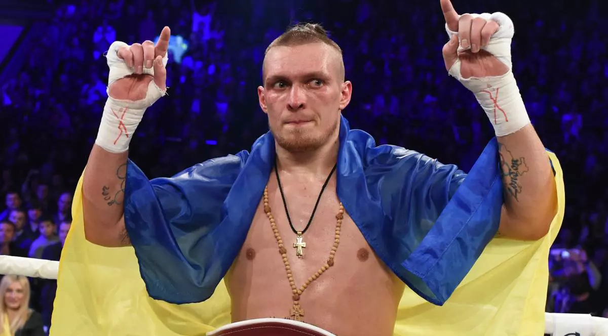 Kiev, Ucraina – 18 aprilie 2015: Oleksandr Usyk (Ucraina) în ring, în timpul luptei pentru titlul WBO Inter-Continental la categoria cruiserweight, desfășurată la Palatul Sporturilor din Kiev.