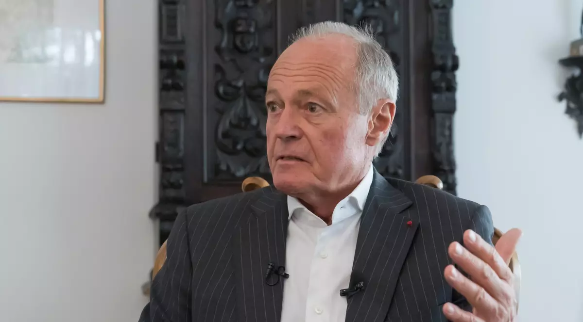 Fostul premier maghiar Péter Medgyessy a căzut pe gheață, în grădină, și și-a rupt glezna. Politicianul veteran cu părinți din Cluj-Napoca vorbește perfect românește