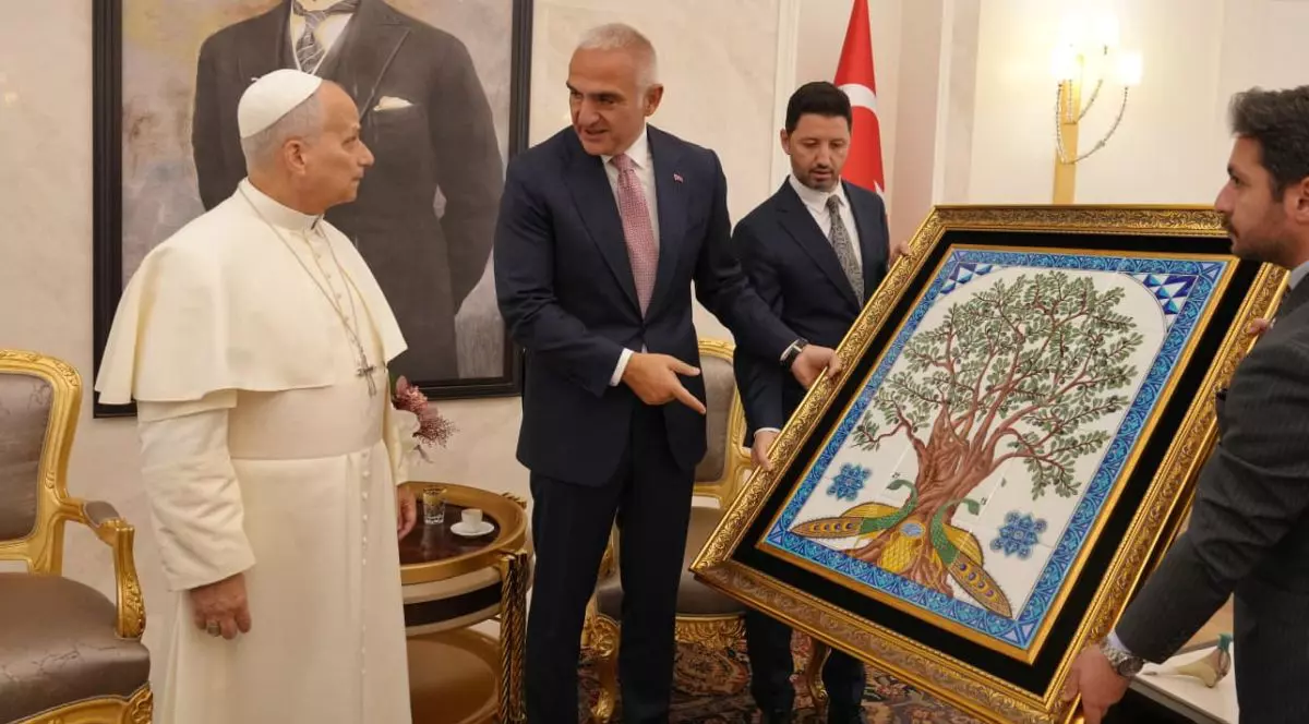 Papa Leon al XIV-lea și Mehmet Nuri Ersoy, ministrul turc al Culturii și Turismului