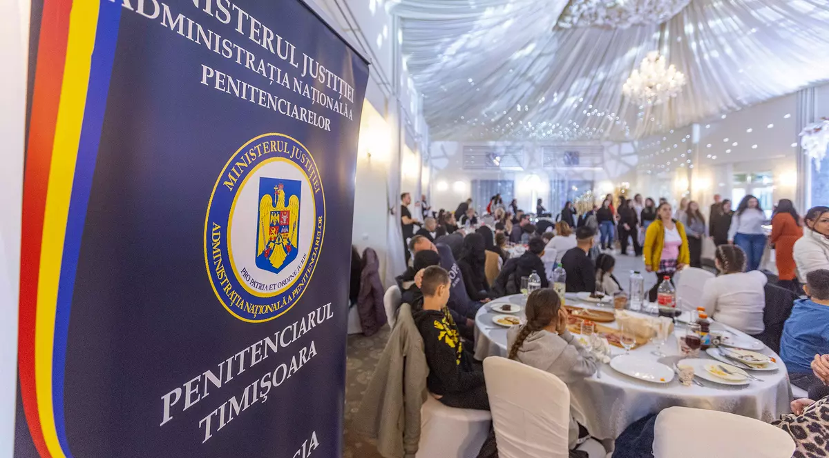 Cu ocazia sarbatorilor de iarna penitenciarul Timisoara a organizat evenimentul "Impreuna de Craciun" prin care detinutii au putut fi alaturi de familiile lor, sambata 13 decembrie 2025, Timisoara. Inquam Photos / Virgil Simonescu
