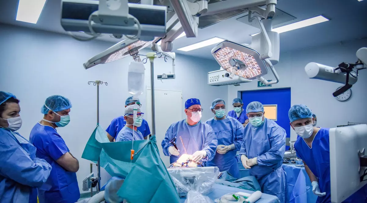 Chirurgie robotică ortopedie Spitalul SANADOR