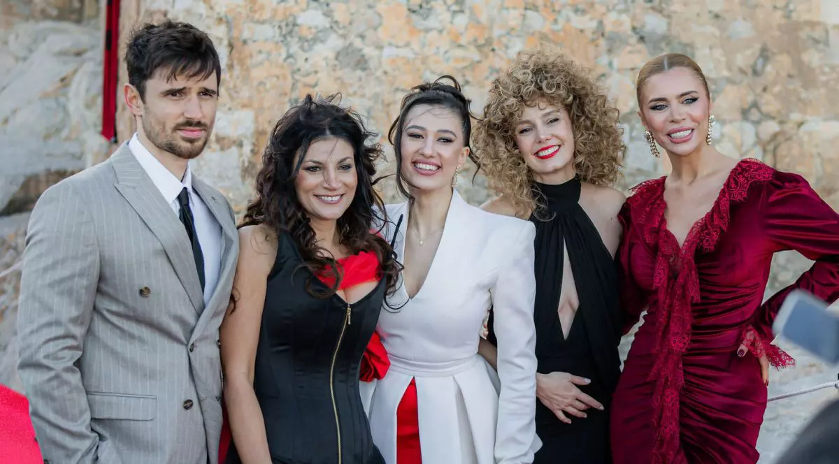 Eduard Trică, Ioana Ginghină, Mădălina Bellariu Ion și Esther Acebo la premiera de gală din Spania a filmului „Acel Martie” („That March”) | Foto: Ionuț Poptelecan