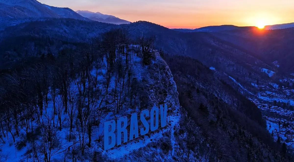 semn brasov acoperit de zapada