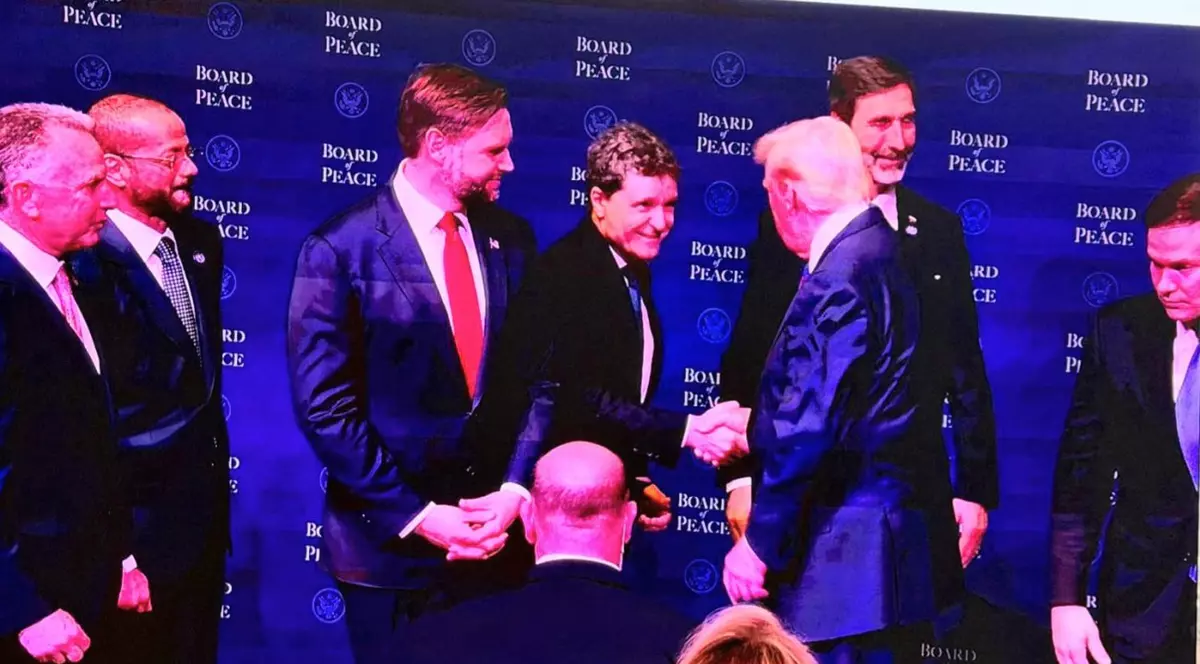 Donald Trump l-a numit pe Nicușor Dan prim-ministru, în loc de președintele României. Reacția lui Nicușor Dan