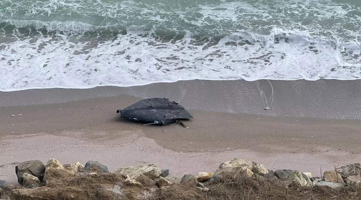 drona pe nisip, lângă mare, între Costinești și Tuzla, 12 februarie 2026