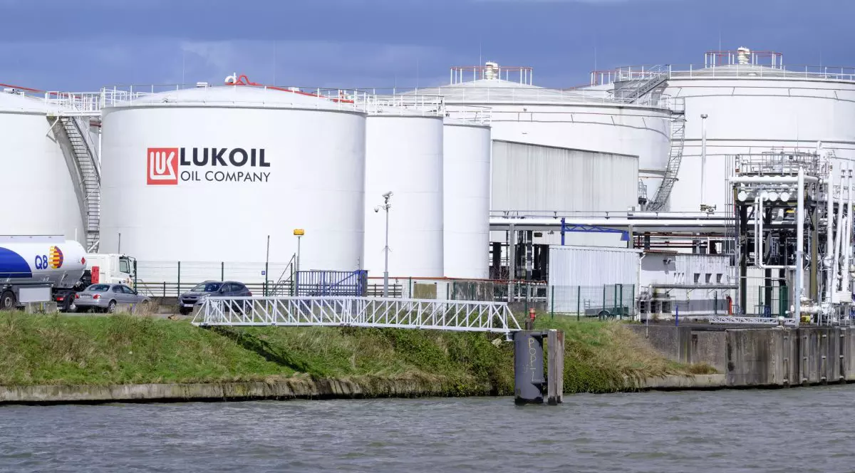 Rezervoare de combustibil ale companiei petroliere ruse Lukoil în Belgia, Bruxelles, Neder-Over-Hembeek, pe 7 aprilie 2022