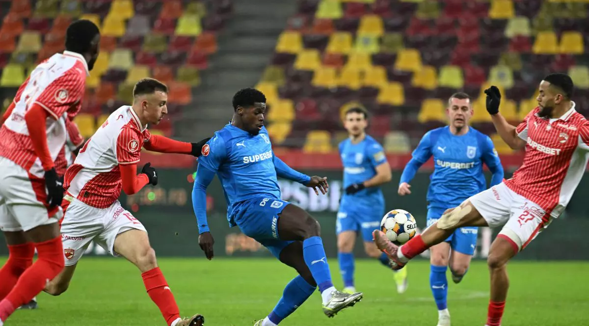 Fază din meciul de fotbal Dinamo - Universitatea Craiova, scor 1-1, disputat la București, în Superliga de fotbal, 9 februarie 2026