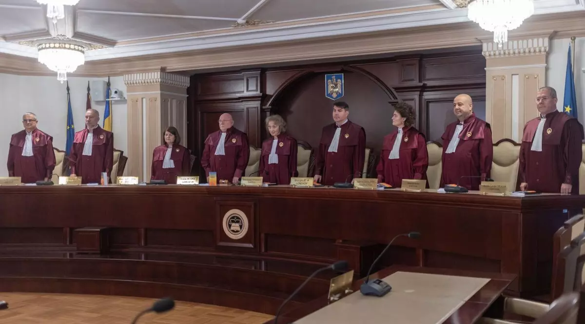 Curtea Constituțională este formată din 9 judecători aleși pentru un mandat de 9 ani. Foto: Hepta