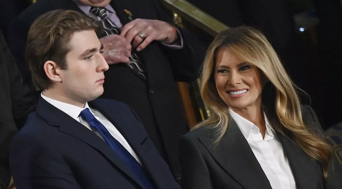 Cum s-a îmbrăcat Melania Trump la Starea Uniunii 2026 în fața Congresului SUA. Președintele a ținut un discurs de o oră și 47 de minute