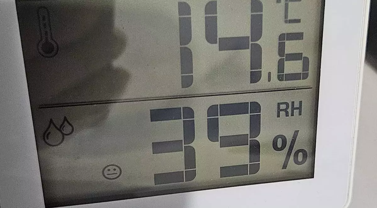 O femeie din București are 14 grade în casă.