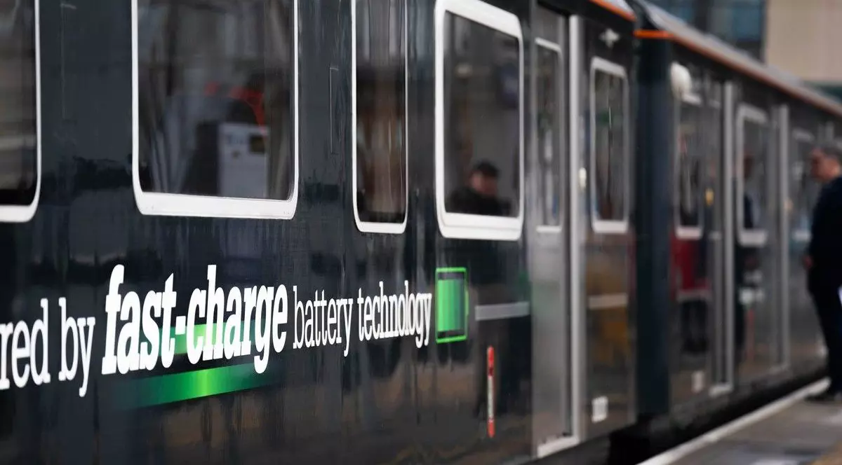 Tren cu baterii, operat de GWR.