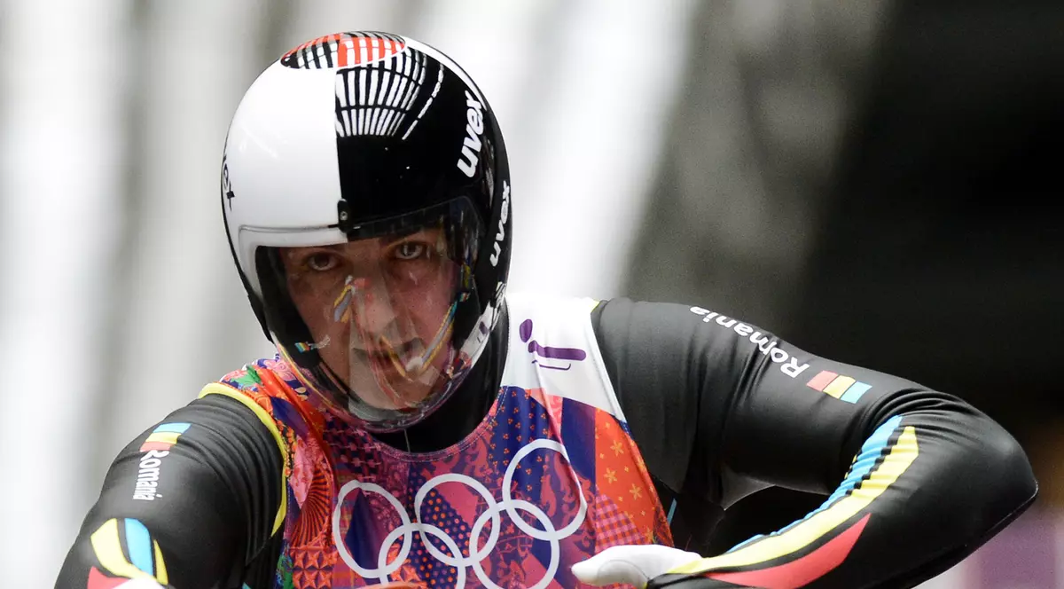 Valentin Crețu, de cinci ori la Jocurile Olimpice de iarnă, are atelier acasă în care își ajustează singur sania: „Am început fiindcă voiam să slăbesc”