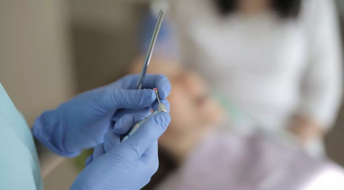 Detartrajul dentar - tot ce trebuie să știi despre procedură și îngrijire