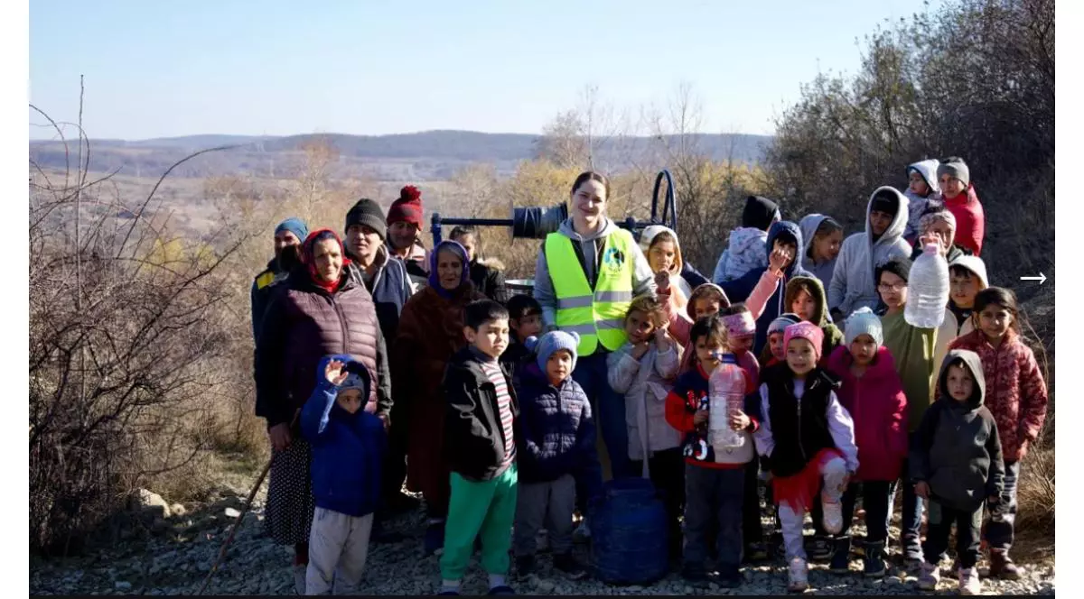 Selly a construit la construirea unei fântâni într-o comunitate din județul Bacău
