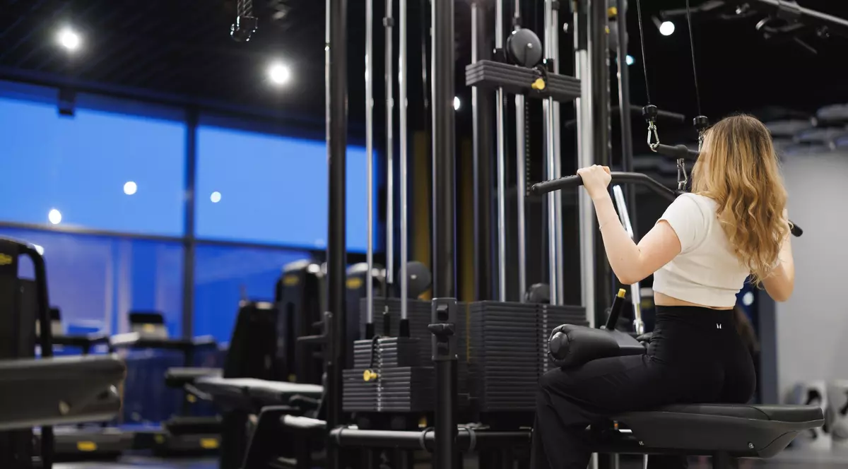 De la un ritm alert la liniștea din pădure. Diana B., pilot, despre viața ei în Greenfield: „Mi se pare că intru în altă lume când ajung aici”