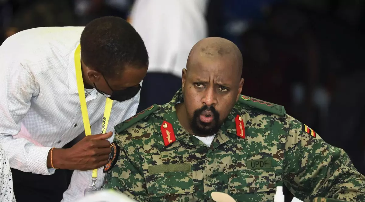 Generalul-locotenent Muhoozi Kainerugaba, fiul dictatorului ugandez Yoweri Museveni Foto: Profimedia