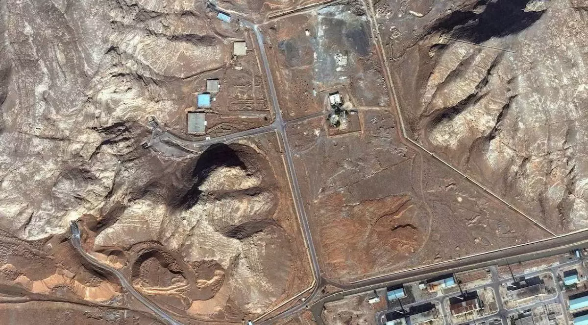 Imagine satelit cu tunelurile de lângă Ispahan, foto Vantor, 10 februarie 2026