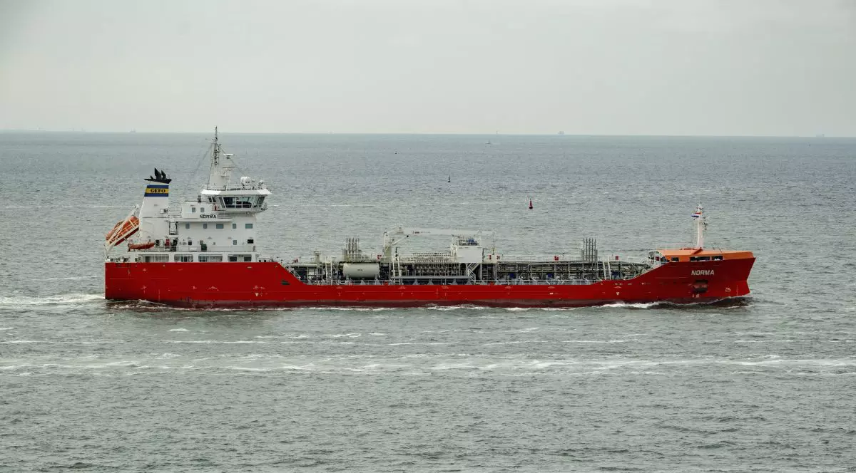 Un petrolier navighează pe Marea Nordului, mai 2025