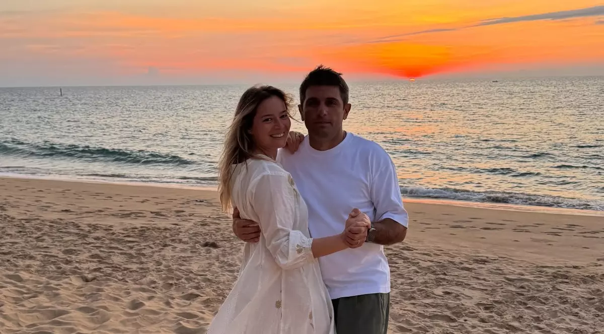 Laura Cosoi și Cosmin Curticăpean au aflat dacă vor avea băiat sau fată. Când va naște actrița al cincilea copil. „Este ultimul spectacol”