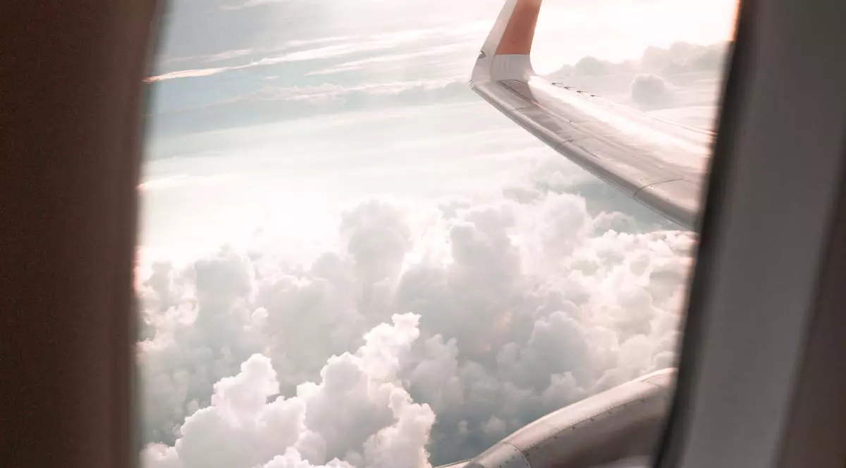 Ai zbor din Otopeni și nu știi ce faci cu mașina? Răspunsul e mai simplu decât crezi