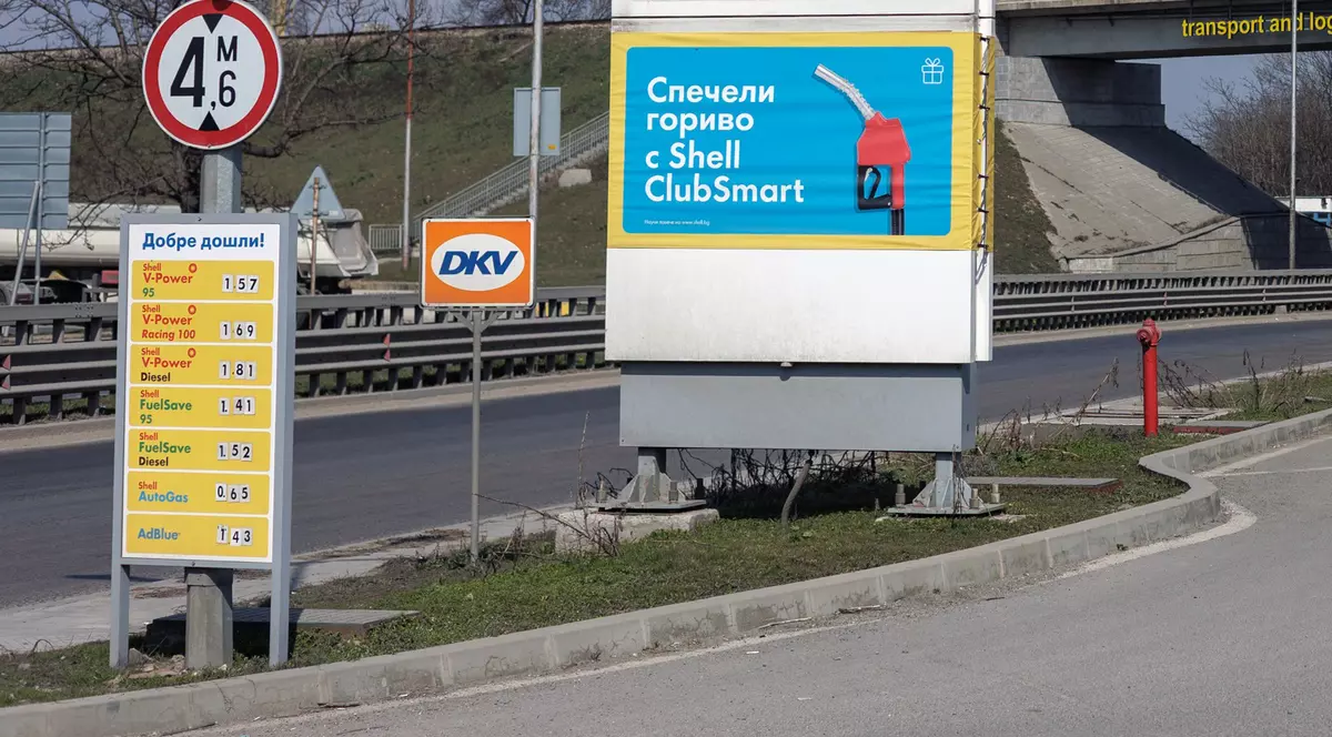 Asaltul românilor asupra benzinăriilor din Bulgaria. „O să fim din ce în ce mai mulţi pe aici, dacă mai cresc puţin preţurile”