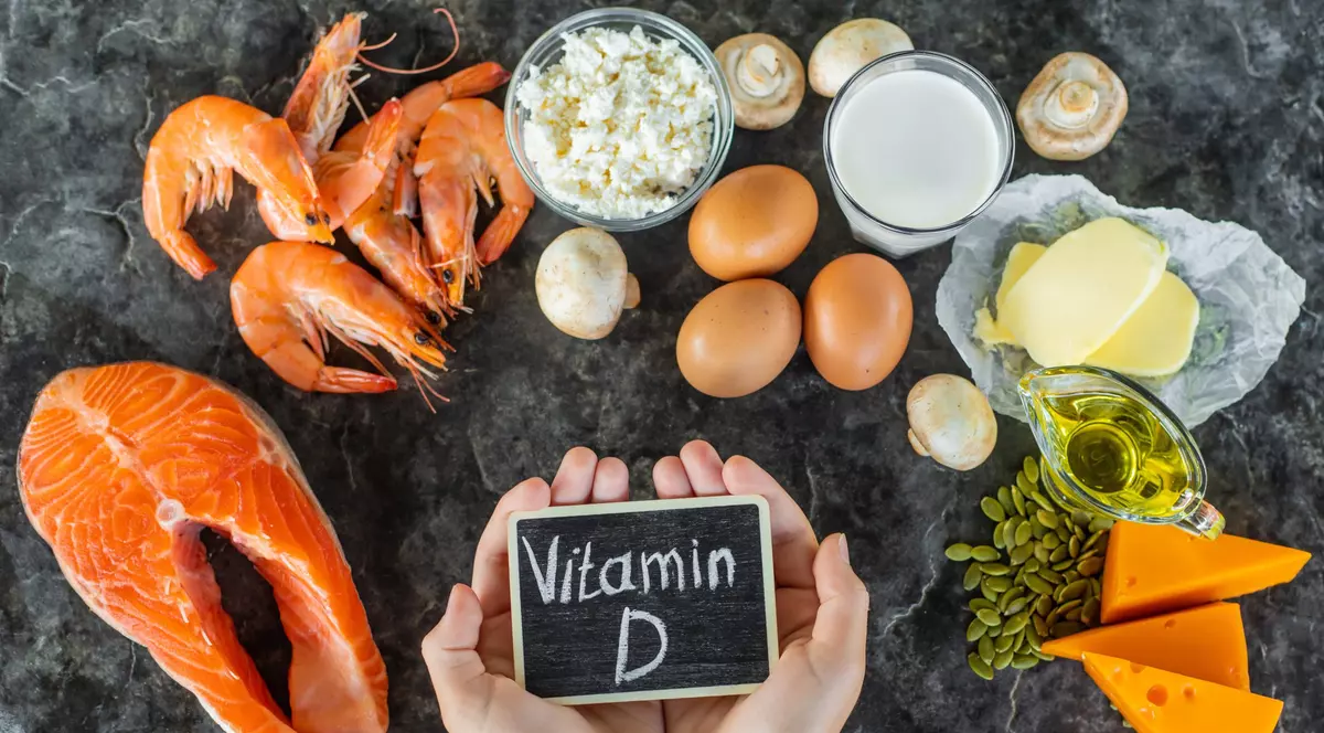 Alimente ce conțin vitamina D, somin, branza de vaci, oua, ciuperci, seminte de floarea soarelui, unt, fructe de mare