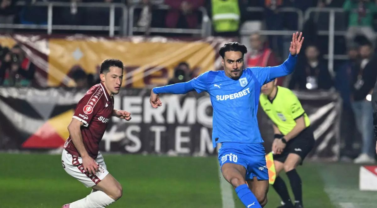 Olimpiu Moruțan și Ștefan Baiaram în Rapid - Universitatea Craiova 1-1